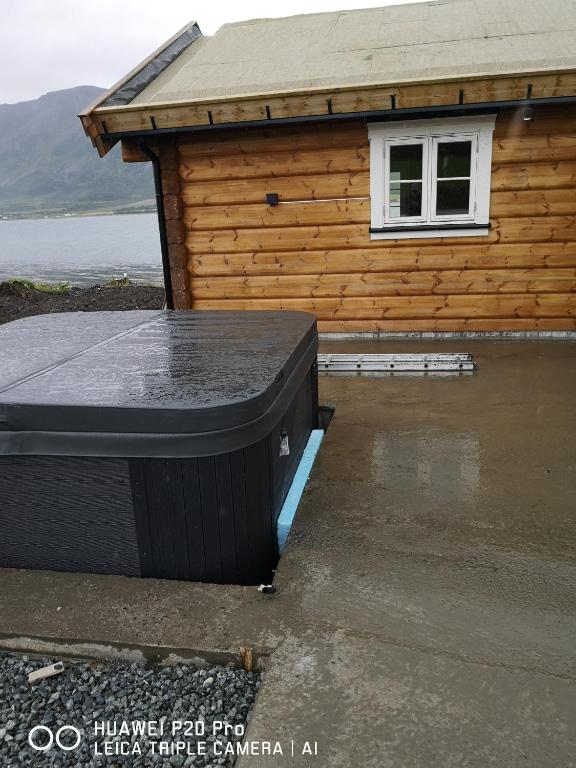 Lyngen ski- og fiskecamp room 2